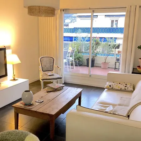 Bright Nest With Terrace And View In شقة
